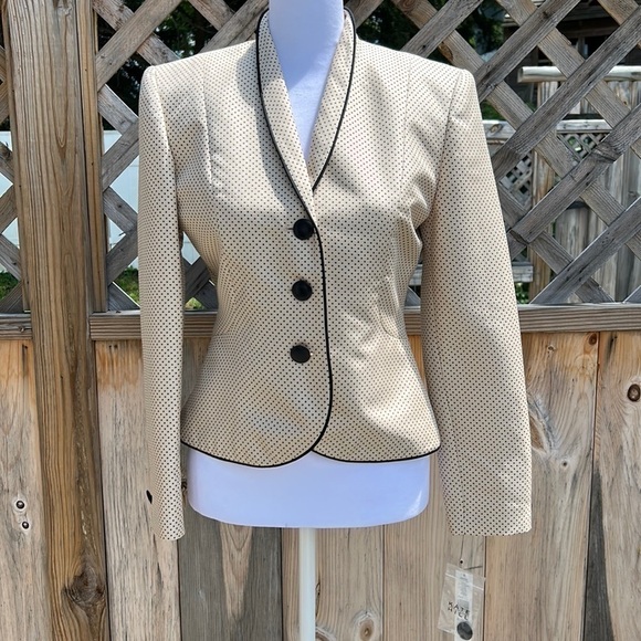 NWT Kate Hill “That’s the Spirit” Dotted Blazer Size 2P - Picture 1 of 8